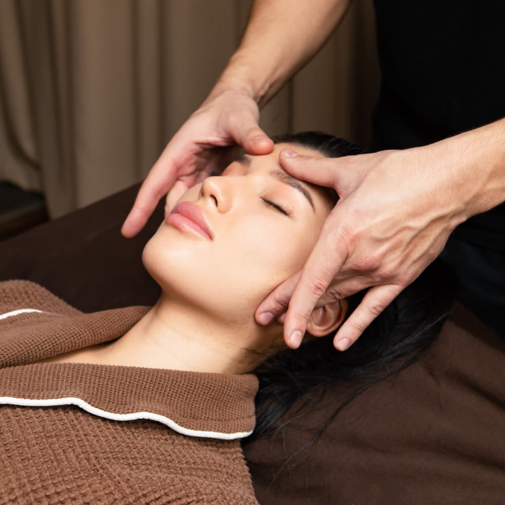 Sculpturing and sharp massage of the face