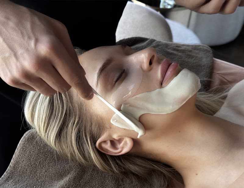 Alginate mask for face and neck