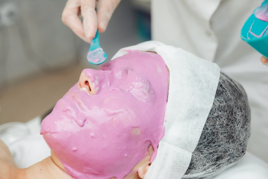 Розовая альгинатная маска